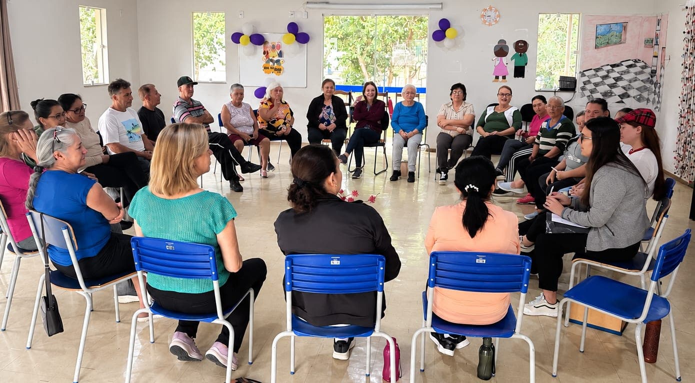 Roda de conversa com participantes do Serviço de Convivência no CRAS de Joanópolis